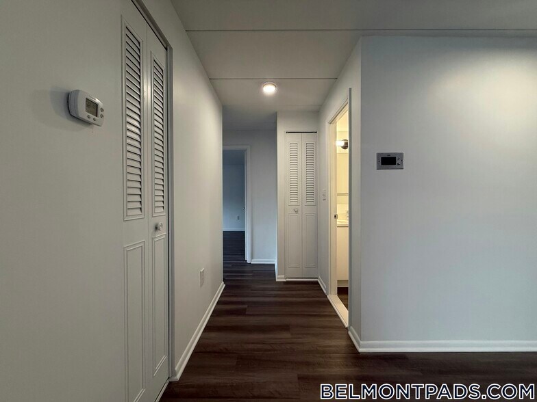 Building Photo - 55 Hill Rd