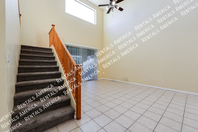 Building Photo - 4337 W Powell Dr