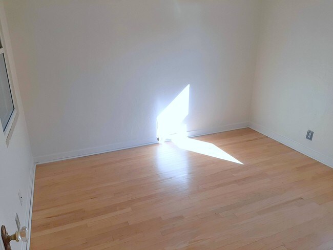 Building Photo - 808 Carlisle Blvd NE