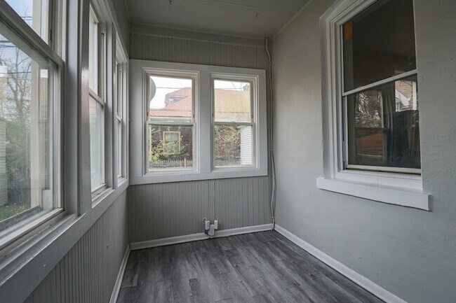 Building Photo - 6633 S Campbell Ave