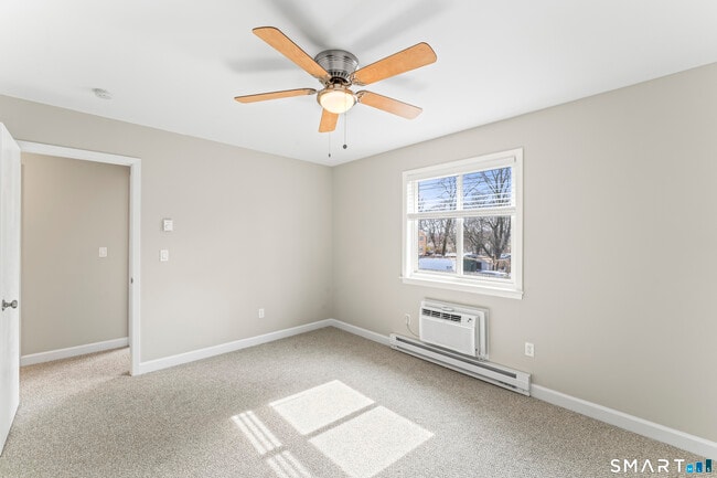 Building Photo - 24 Glenwood Ave