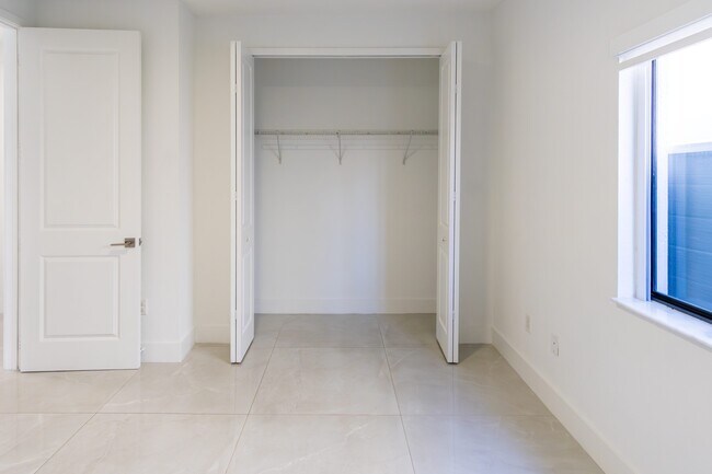 Building Photo - 2030 SW 145th Ave