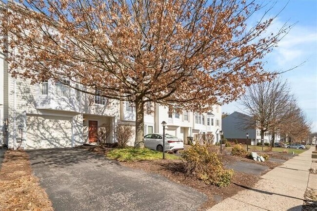 Building Photo - 102 Westbrooke Ln