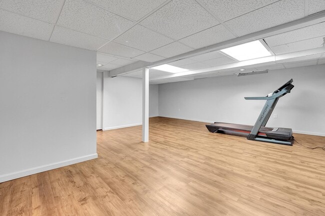 Building Photo - 41705 Broquet Dr