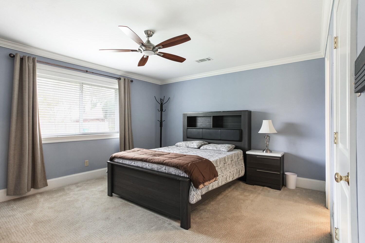 Primary bedroom, walk-in closet and ensuite bathroom - 5012 Antonini Dr