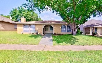 Building Photo - 527 Crowley Rd