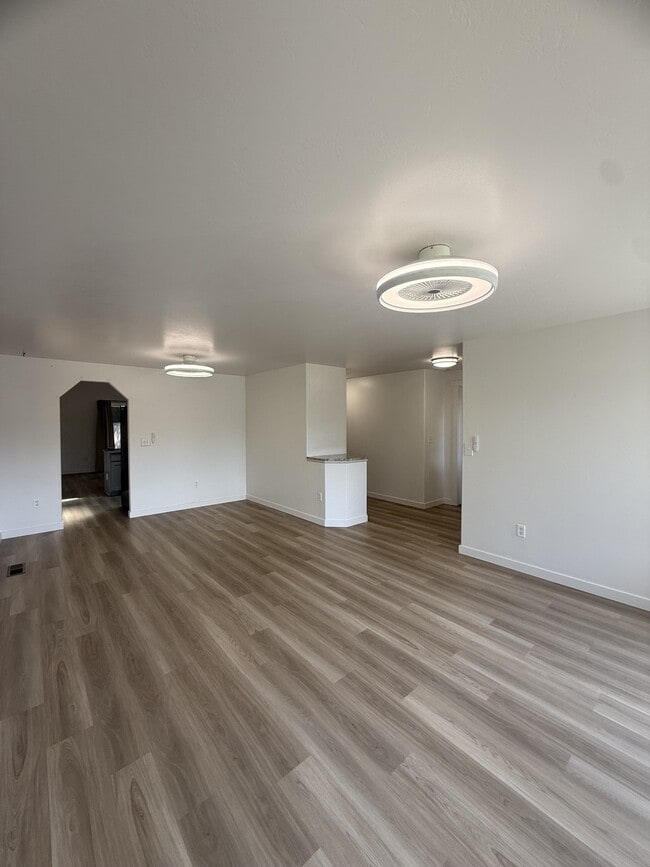 Building Photo - 6128 Thornbury Ct SE