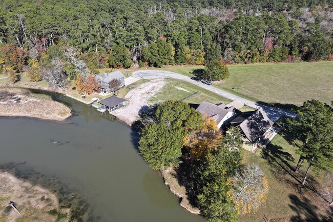 Building Photo - 14 Wildwood Lake Dr