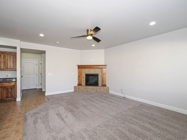 Building Photo - 1239 SilverCrest Dr