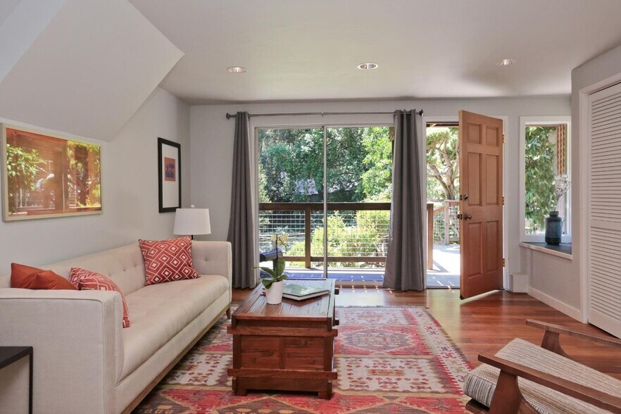 Building Photo - 3534 Oak Knoll Dr