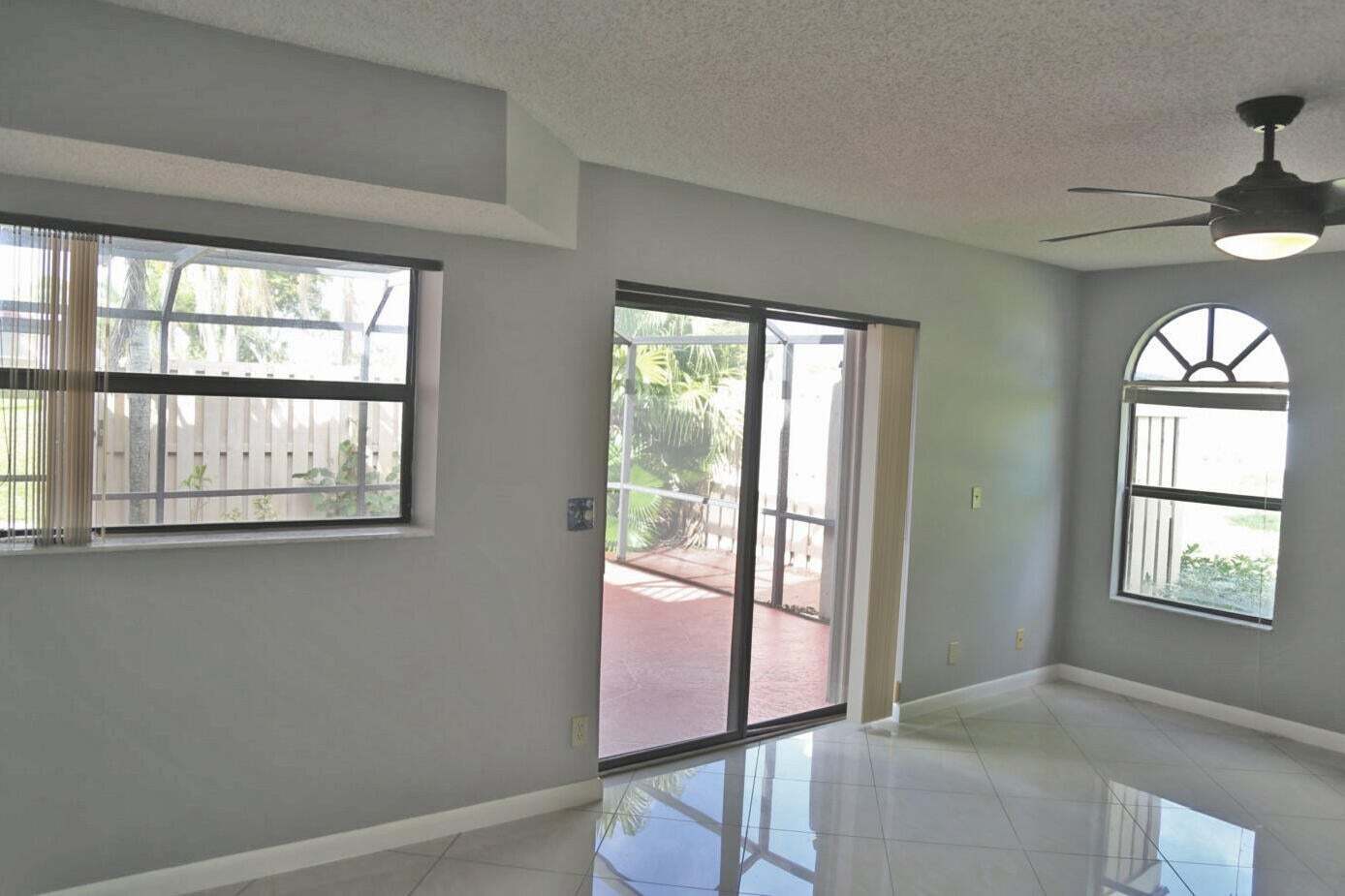 Building Photo - 3935 Village Dr