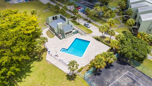 Building Photo - 9000 NW 28th Dr
