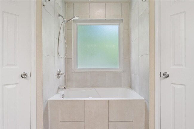Building Photo - 4524 Canyon Ridge Dr