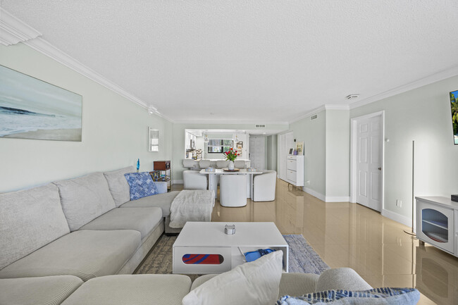 Building Photo - 12926 Briarlake Dr