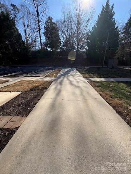 Building Photo - 140 Locomotive Ln