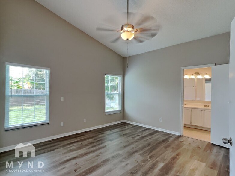 Building Photo - 10547 Cherry Oak Cir
