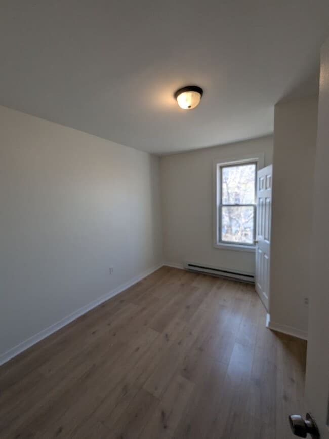 Building Photo - Remodeled Home - Frankford