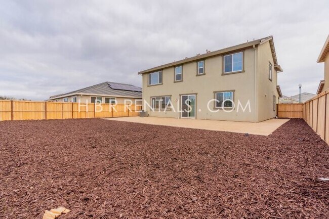 Building Photo - Charming 4-Bed, 3-Bath Home in Lathrop’s T...