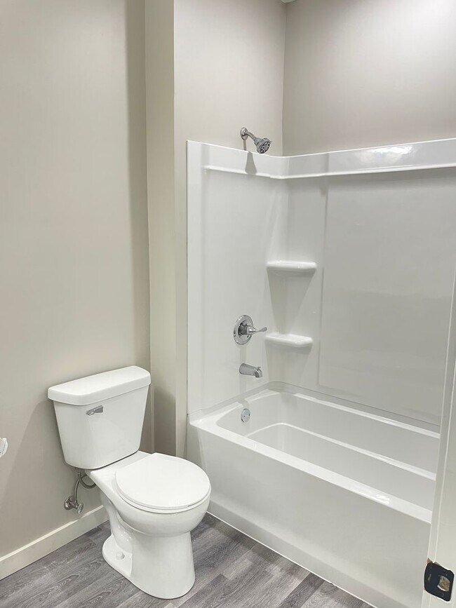 Building Photo - Move-in special offer!!! Newly rebuilt hou...