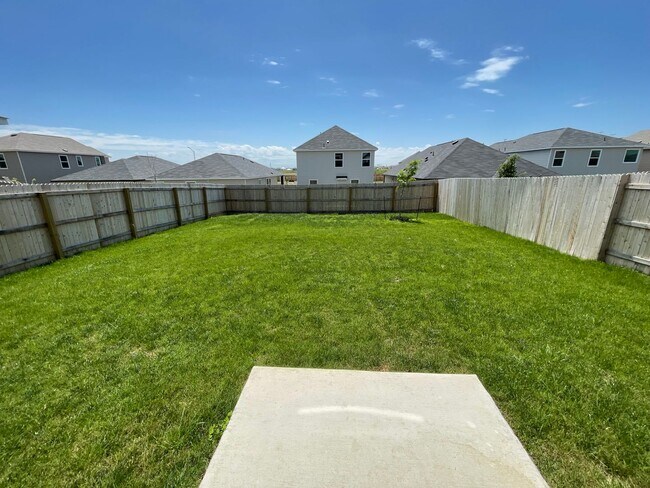 Building Photo - 4 Bdrm Home in Legend Heights, NBTX