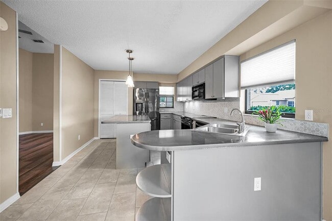 Building Photo - 9307 Palm Haven Ct