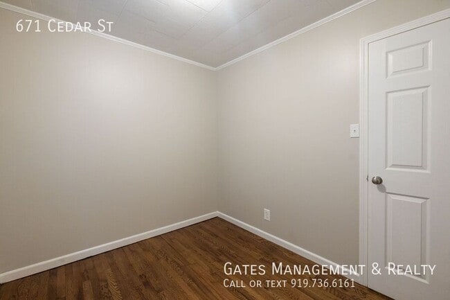 Building Photo - 671 Cedar St