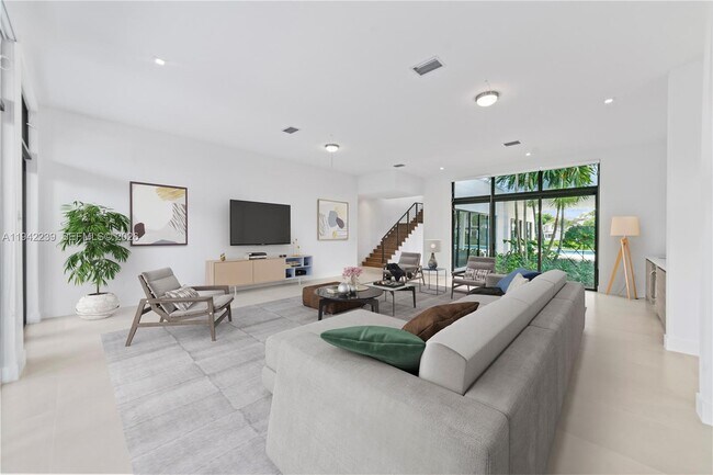 Building Photo - 16680 Botaniko Dr N