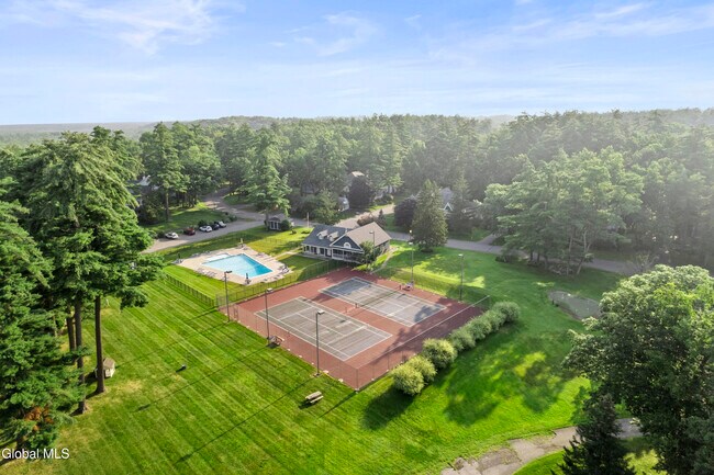 Building Photo - 19 Sarazen St