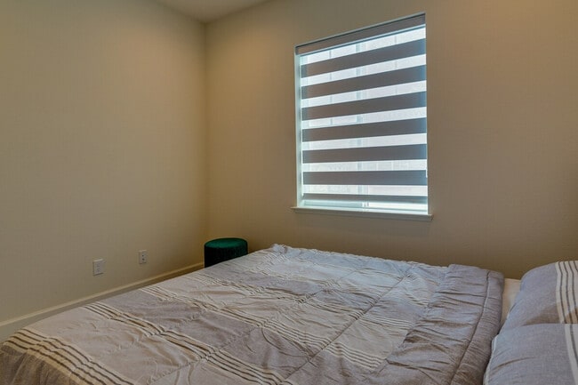 Building Photo - 3023 Neil Jerome Dr