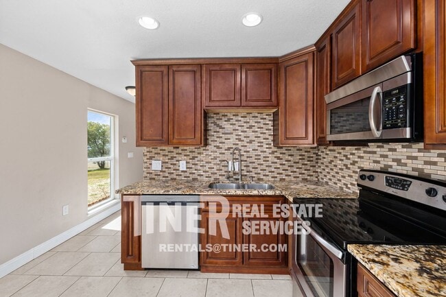 Building Photo - 4281 Silver Dove Way