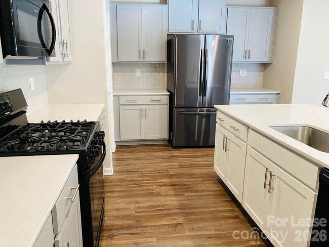 Building Photo - 3242 Treyson Dr