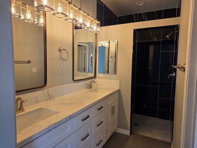 Building Photo - Beautiful new build-Never been lived in with pull through 3 car garage in Fort Mohave AZ