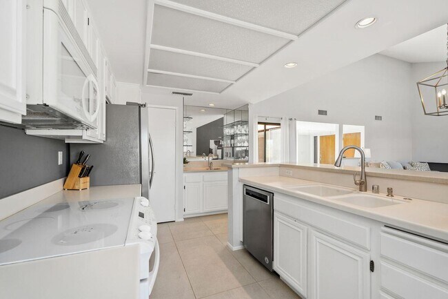 Building Photo - 48639 Palo Verde Ct