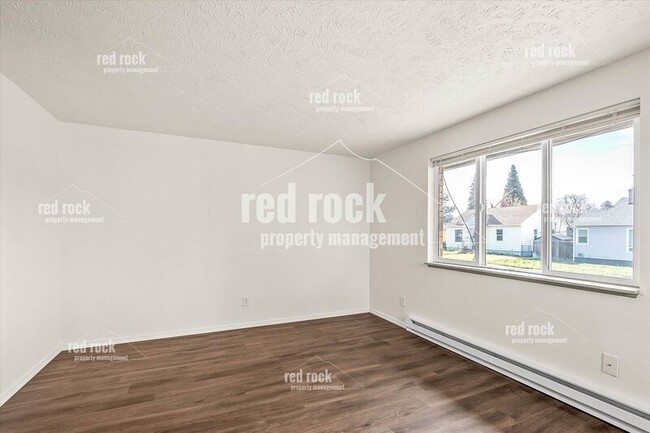 Building Photo - 1336 W Garland Ave