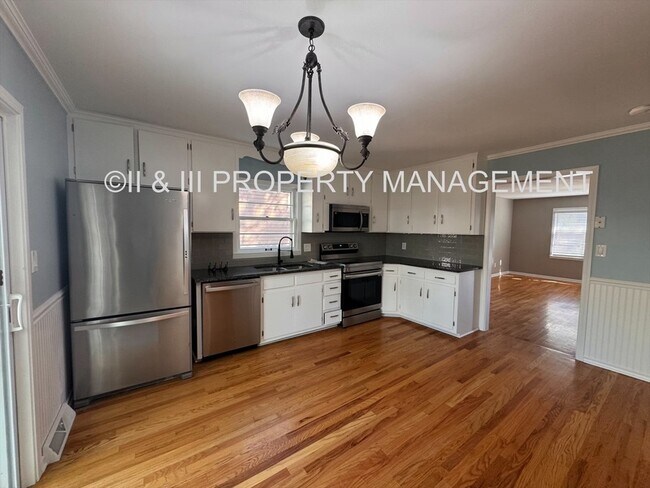 Building Photo - 9508 Outlook Dr