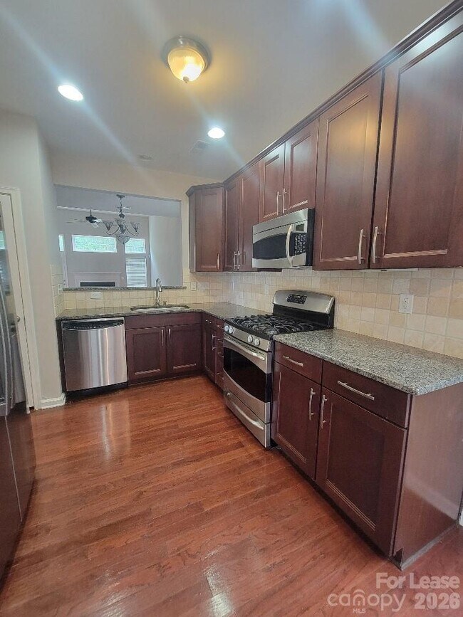Building Photo - 2339 Whitford Ln