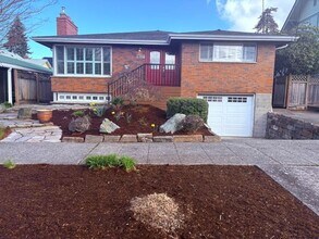 Building Photo - Charming 5-Bedroom Home in Prime Ballard Location! Open House Saturday April 4th