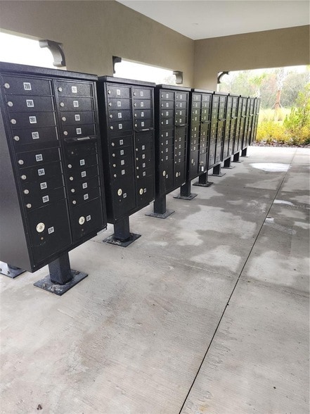 Building Photo - 12569 Oak Hill Way