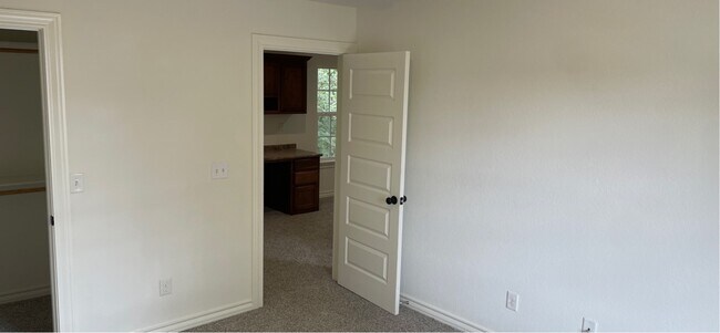 Building Photo - 1405 Crescent Bentonville Crescent