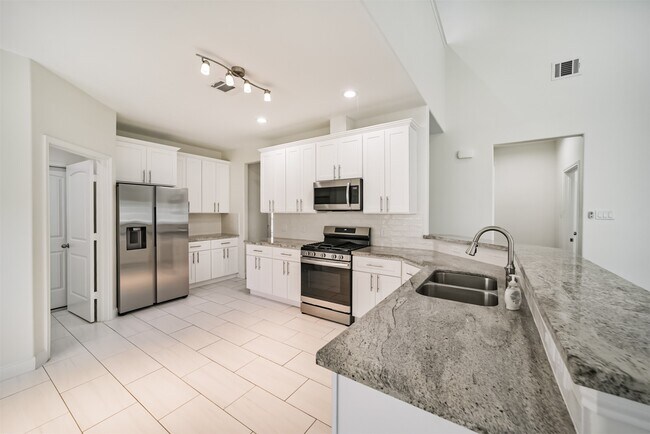 Building Photo - 10618 Bassoon Dr