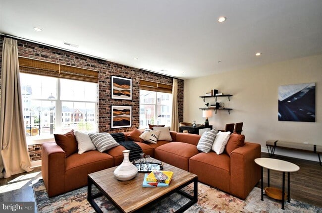 Building Photo - 200 Souders Wy