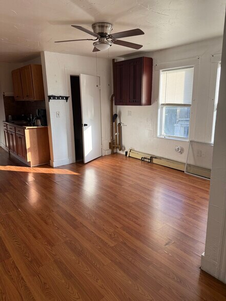 Building Photo - 255 Millbury St