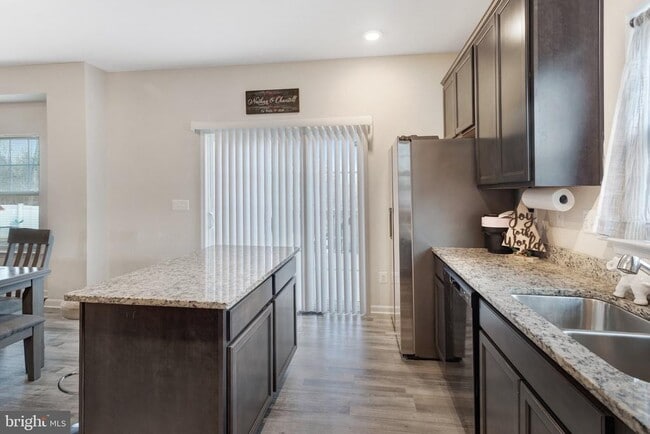 Building Photo - 9301 Cedar Forest Dr