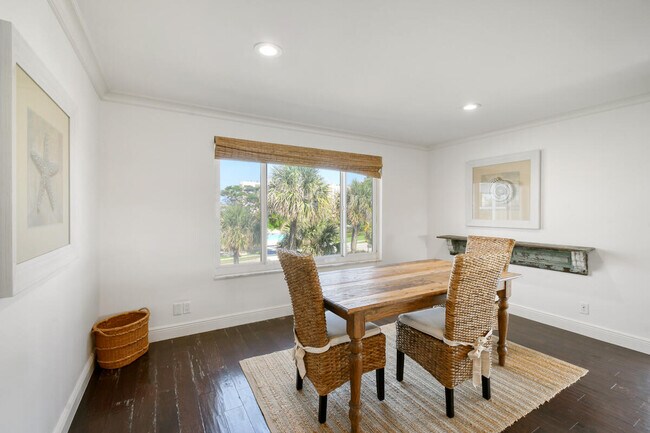 Building Photo - 325 S Beach Rd