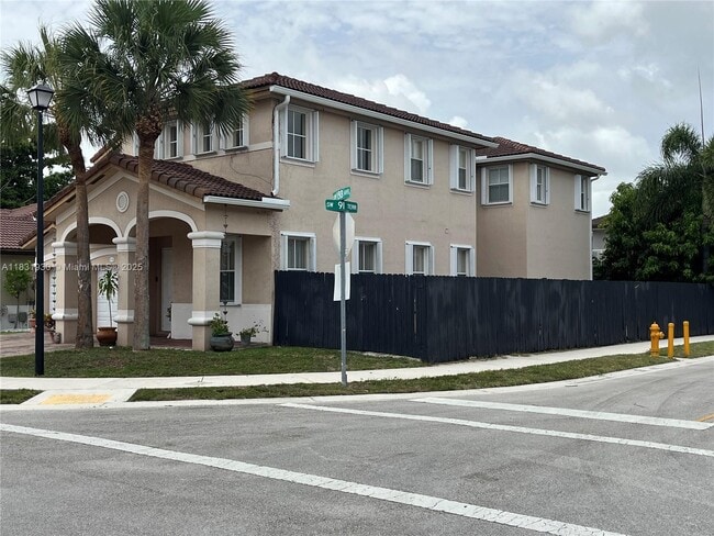 Building Photo - 9140 SW 153rd Ave