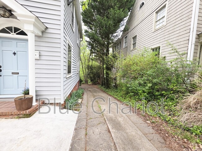 Building Photo - 513 S Hawthorne Rd