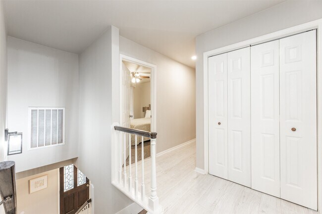 Building Photo - 603 Woodpark Dr