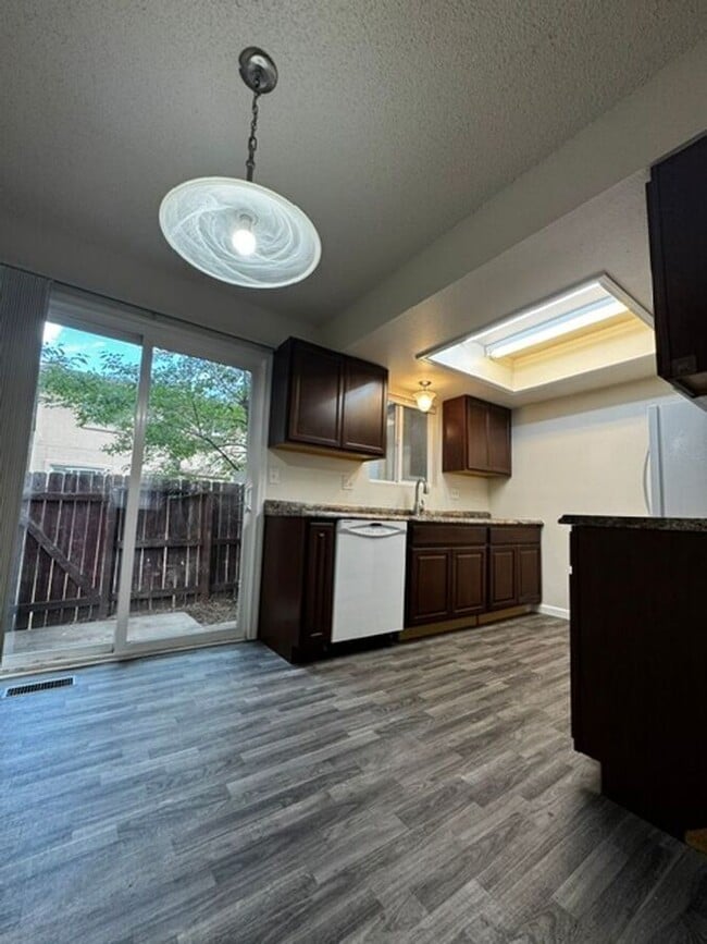 Building Photo - 3014 Starlight Cir