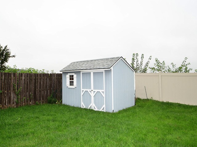 Building Photo - 14902 Mormon St