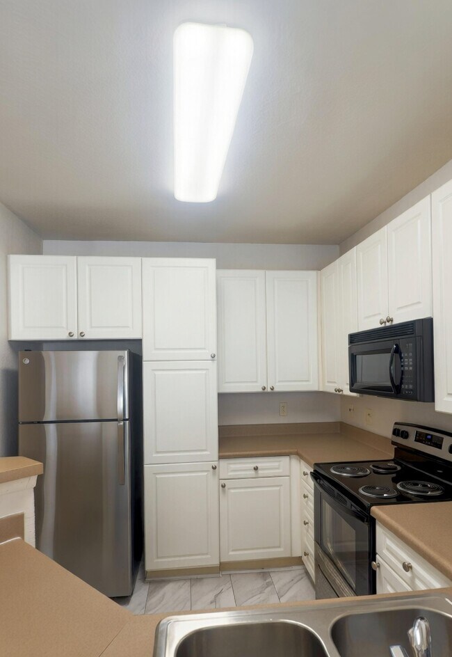 Building Photo - 4221 W Spruce St